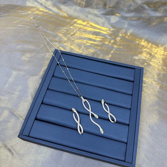 APM Monaco Kaa Hoop Earrings - Picture 3 of 6